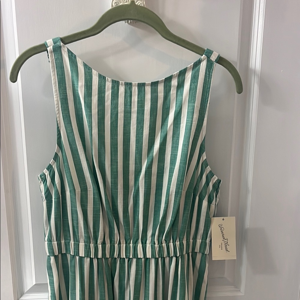 Chic Striped Sleeveless Dress
